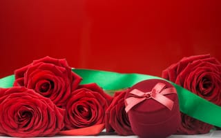 Картинка red, красные, roses, розы, коробочка, romantic, flowers, букет