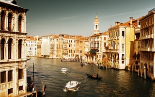 Картинка гондолы, лодки, дома, Венеция, Venice, море, Италия, архитектура, канал, люди, Italy, вода