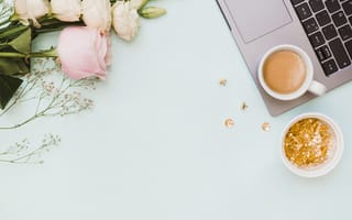 Обои цветы, эустома, coffee cup, чашка кофе, flowers, pink, laptop, ноутбук, eustoma
