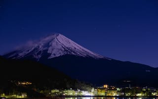 Картинка Япония, ночь, озеро, небо, огни, Фудзияма, гора