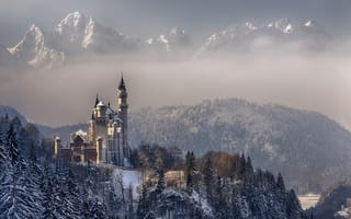 Картинка Германия, замок Нойшванштайн, небо, облака, горы, зима, деревья, Бавария, снег