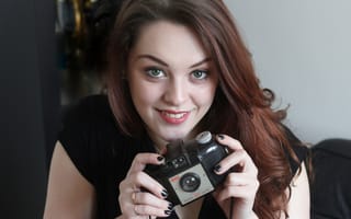 Картинка Imogen, Kodak, улыбка, фотоаппарат
