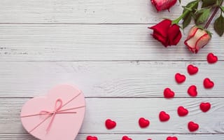 Обои цветы, flowers, roses, love, valentine's day, romantic, подарок, букет, розы, red, сердечки, красные, hearts, gift box