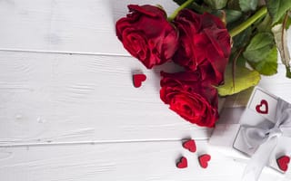Картинка цветы, hearts, flowers, roses, букет, gift box, valentine's day, love, розы, romantic, красные, chocolate, подарок, сердечки, red