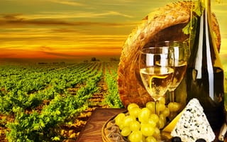Картинка поле, небо, пейзаж, солнце, закат, бокал, вино, стол