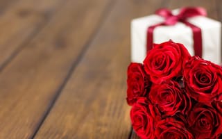 Обои цветы, красные, red, flowers, розы, gift box, valentine's day, подарок, roses, букет, love, romantic