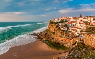 Картинка Португалия, волны, дома, крыши, небо, ландшафт, море