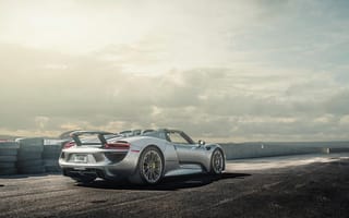 Картинка Porsche, Silver, Wheels, 918, View, Rear, Spyder, Spoiler