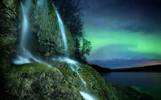 Картинка Северное сияние, деревья, водопад, звезды, природа, ночь, скала, небо, река