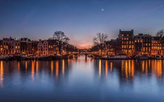 Картинка Нидерланды, вечер, луна, огни, канал, мост, небо, после заката, дома, город