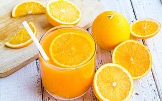 Картинка стакан, стол, трубочки, боке, сок, доски, фрукты, апельсин