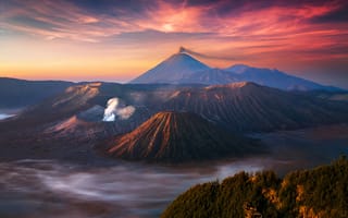 Картинка Индонезия, вулканический комплекс-кальдеры Тенгер, утро, Tengger, действующий вулкан Бромо, туман, Ява, небо, облака