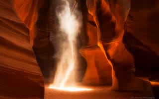 Картинка США, штат Аризона, каньон Антилопы, скалы, пыль, свет, песок