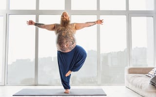 Картинка pose, fat, tattoos, beard, yoga