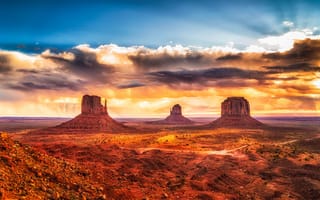 Картинка небо, рассвет, скалы, простор, облака, солнце, США, Monument Valley, горизонт, Arizona, пустыня, Аризона, Долина Монументов, камни