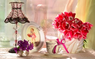 Картинка лампа, бантик, цветы, рамка, абажур, чашка, девочка, букет, тюльпаны