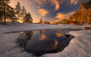 Картинка зима, дом, река, снег, солнце, Ole Henrik Skjelstad