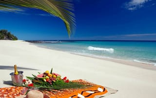 Обои пляж, романтика, фрукты, океан, tropical picnic on the beach, отдых