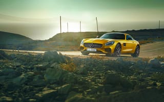 Картинка Mercedes-Benz, Sea, Sun, 2015, Road, Yellow, GT S, AMG, Day