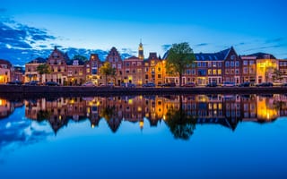 Картинка Haarlem, Netherlands, Харлем, отражение, Нидерланды, река, набережная, река Спарне, здания, Spaarne river, машины