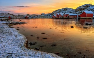 Обои Норвегия, небо, вечер, поселок, домик, озеро, горы, снег