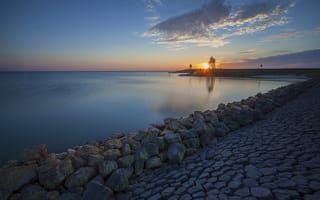Картинка IJsselmeer lake, берег, озеро Эйсселмер, Netherlands, озеро, маяк, камни, закат, Нидерланды