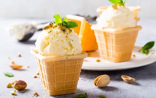 Картинка мороженое, ванильное, Iryna Melnyk, вафельный стаканчик