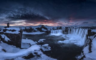 Картинка зима, небо, снег, скалы, тучи, ночь, горы, закат