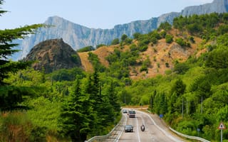 Картинка Крым, лес, шоссе, деревья, горы, транспорт, дорога