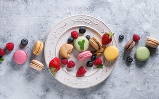 Картинка ягоды, colorful, fruit, strawberry, berries, макаруны, macaroons, macaron, клубника