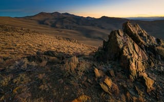 Картинка небо, горы, природа, холмы, пустыня, растительность, склон, камни