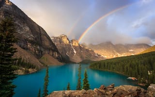 Картинка Moraine Lake, радуга, Valley of the Ten Peaks, Canada, Alberta, долина Десяти пиков, Банф, лес, Banff National Park, озеро, Озеро Морейн, Канада, горы