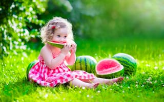 Картинка baby, поляна, summer, ребенок, little girl, платье, beautiful, child, девочка, солнце, dress, лето, pretty, арбуз, happy, watermelon