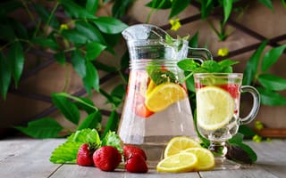 Картинка лимон, клубника, лимонад, кувшин
