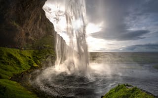 Картинка горы, водопад, Исландия, поток, туристы
