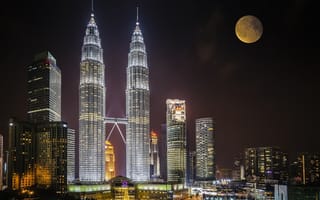 Картинка ночь, Малайзия, луна, город, Куала Лумпур