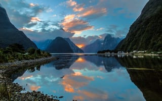 Картинка Milford Sound, New Zealand, Милфорд-Саунд, залив, фьорд, Новая Зеландия, горы, отражение