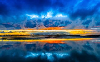 Обои озеро, отражение, зеркало, закат, облака, небо