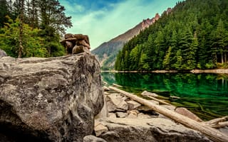 Картинка Lindeman Lake, озеро Линдеман, лес, Chilliwack Lake Provincial Park, валуны, Канада, Canada, Британская Колумбия, озеро, брёвна, British Columbia, камни