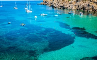 Картинка Испания, яхты, камни, тропики, лодки, море, Ibiza, берег