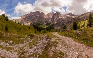 Картинка дорога, зелень, камни, лес, горы, холмы, скалы, облака