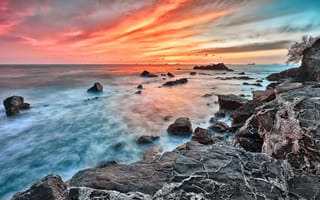 Картинка море, небо, пейзаж, природа, облака, закат, камни, свет