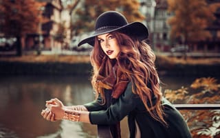 Картинка осень, Melissa, девушка, кардиган, взгляд, модель, поза, красотка, волосы, шляпа, Lods Franck