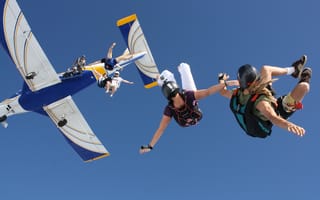 Обои парашютисты, GoPro, парашют, фрифлай, контейнер, парашютизм, камера, шлем, самолет, небо