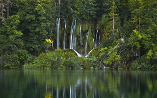 Картинка Plitvice Lakes National Park, озеро, деревья, вода, Хорватия, лес, водопад, Croatia, Национальный парк Плитвицкие озёра