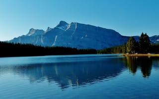 Обои Two Jack Lake, озеро, Banff National Park, горы, Альберта, лес, Канада