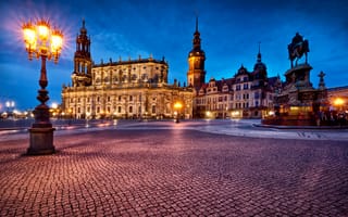 Картинка свет, люди, Dresden, Germany, Deutschland, вечер, памятник, Дрезден, Театральная площадь, фонари, Германия