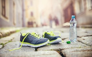 Картинка mineral water, healthy lifestyle, fitness, running shoes