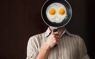 Картинка pan, fried eggs, shirt