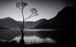 Картинка Buttermere, Lake District, чб, озеро